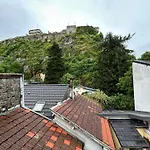 Au Pied Du Chateau T3